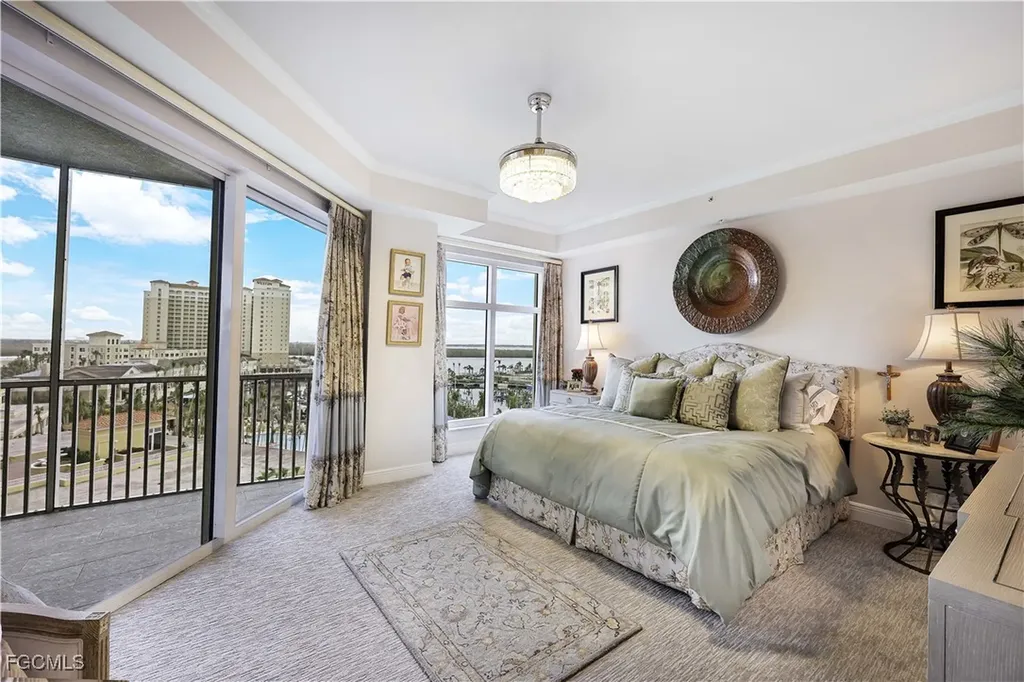 6081 Silver King Boulevard Cape Coral FL 33914