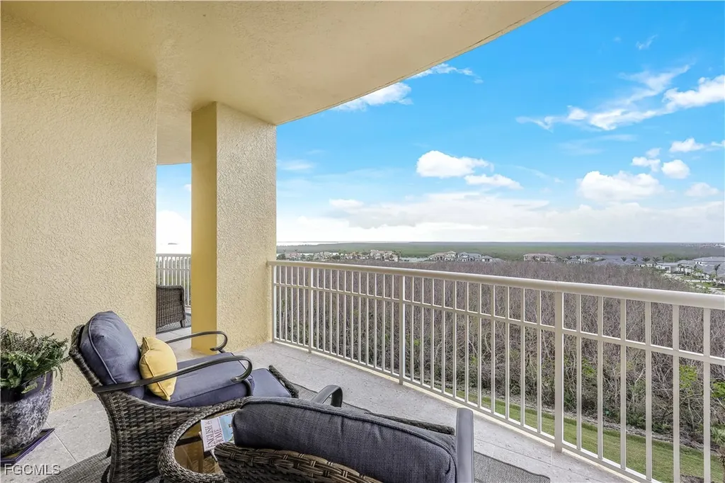 6081 Silver King Boulevard Cape Coral FL 33914