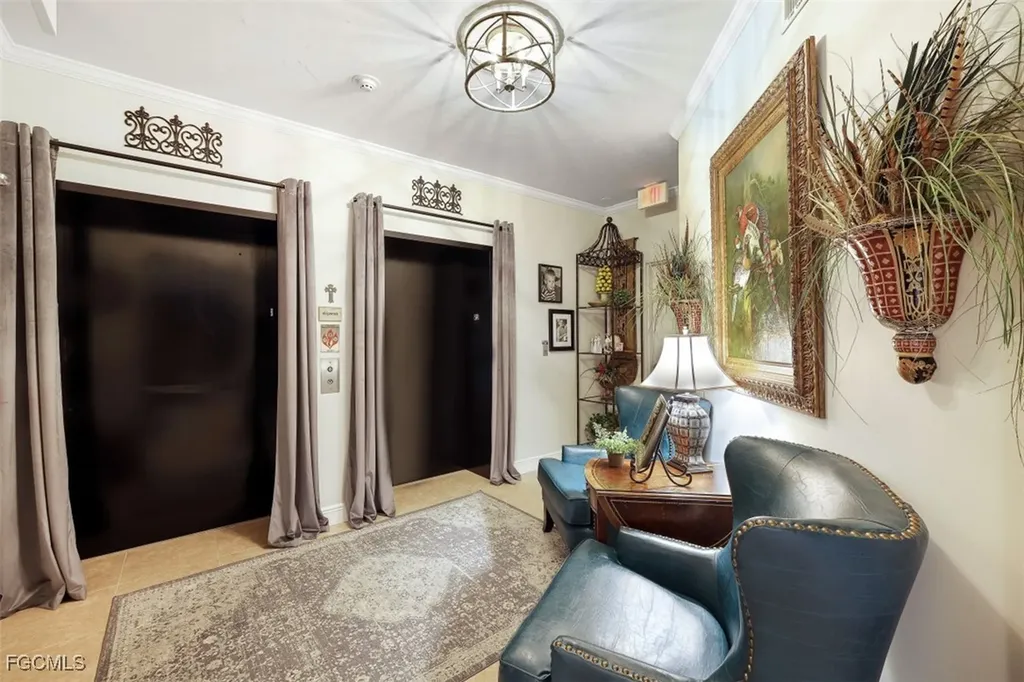 6081 Silver King Boulevard Cape Coral FL 33914