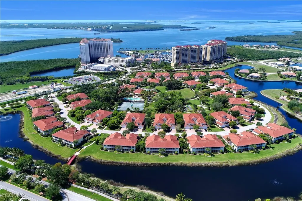 6081 Silver King Boulevard Cape Coral FL 33914
