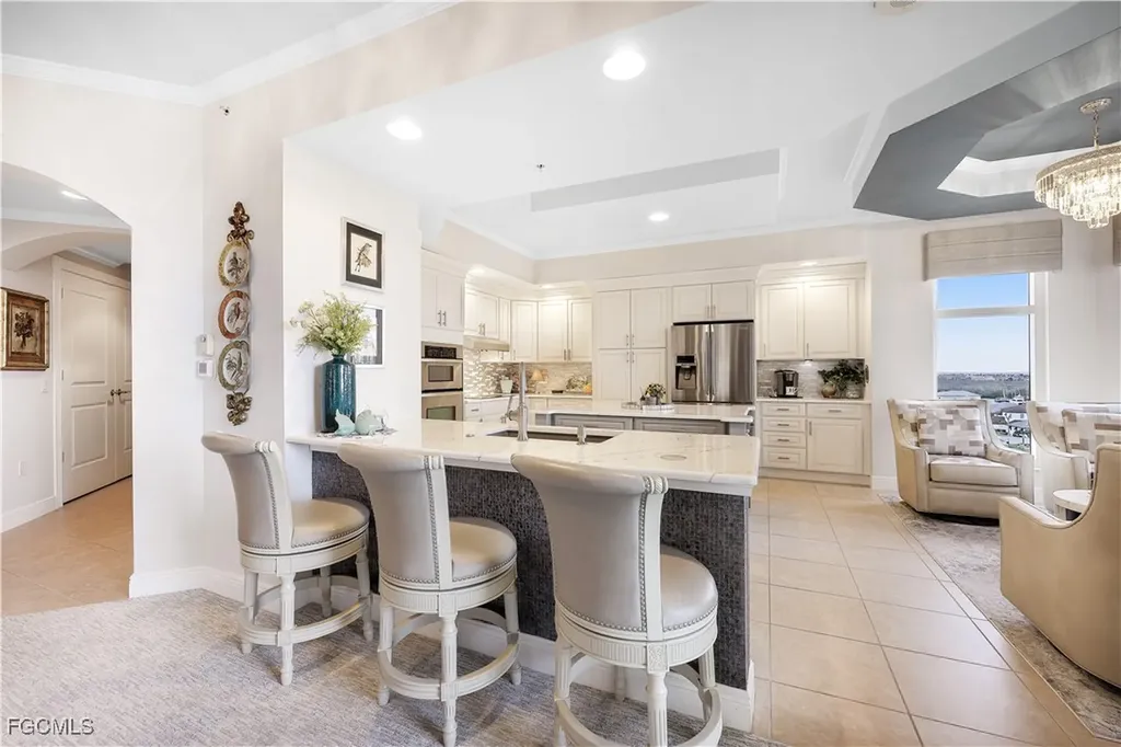 6081 Silver King Boulevard Cape Coral FL 33914