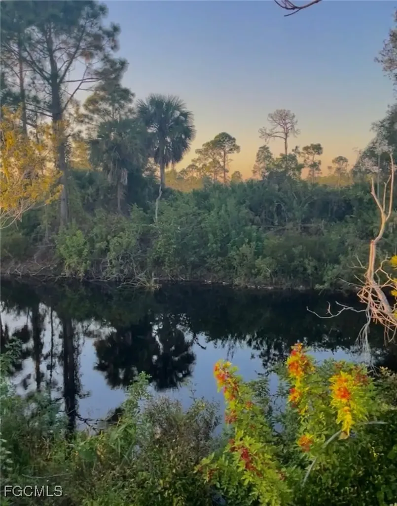 629 Wilmington Parkway Cape Coral FL 33993