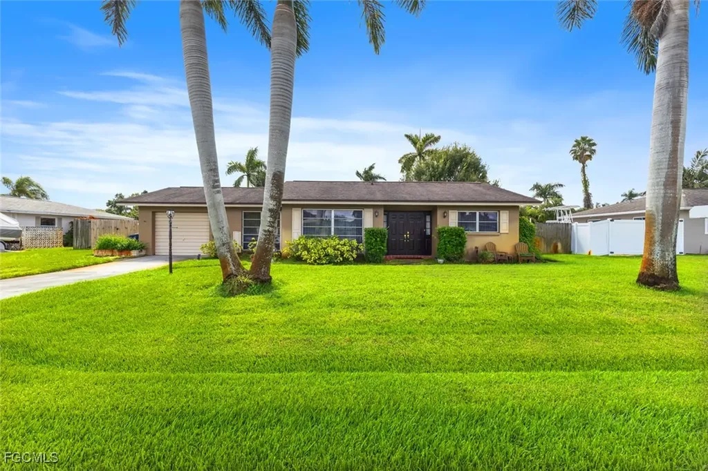 2424 Kent Avenue Fort Myers FL 33907