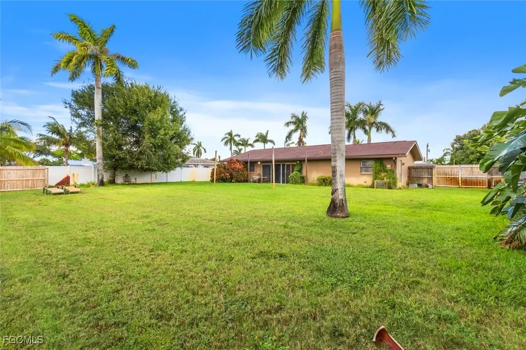 2424 Kent Avenue Fort Myers FL 33907
