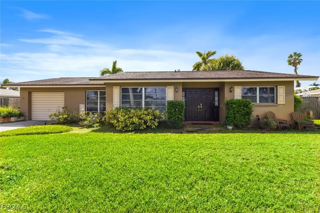 2424 Kent Avenue Fort Myers FL 33907
