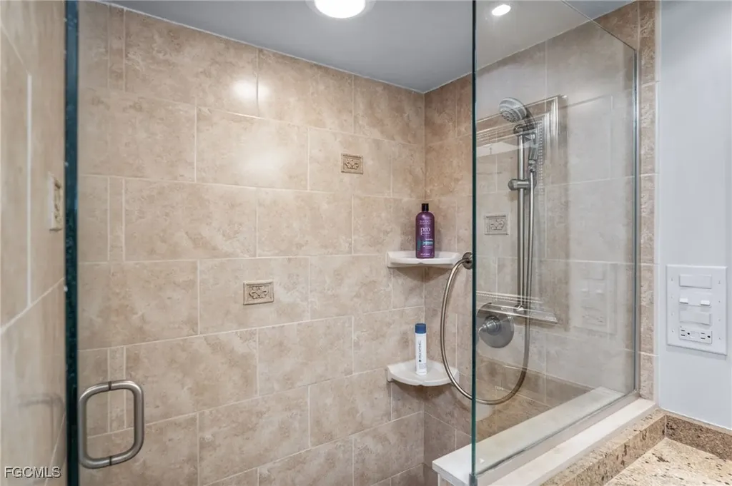 4240 SE 20th Place Cape Coral FL 33904