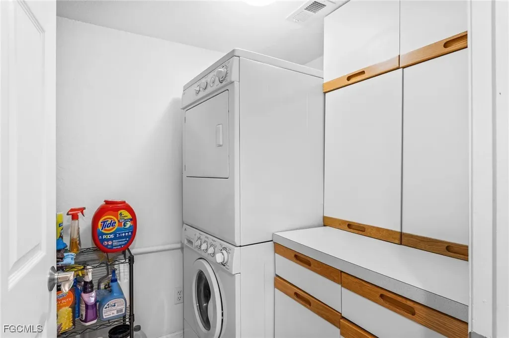 4240 SE 20th Place Cape Coral FL 33904