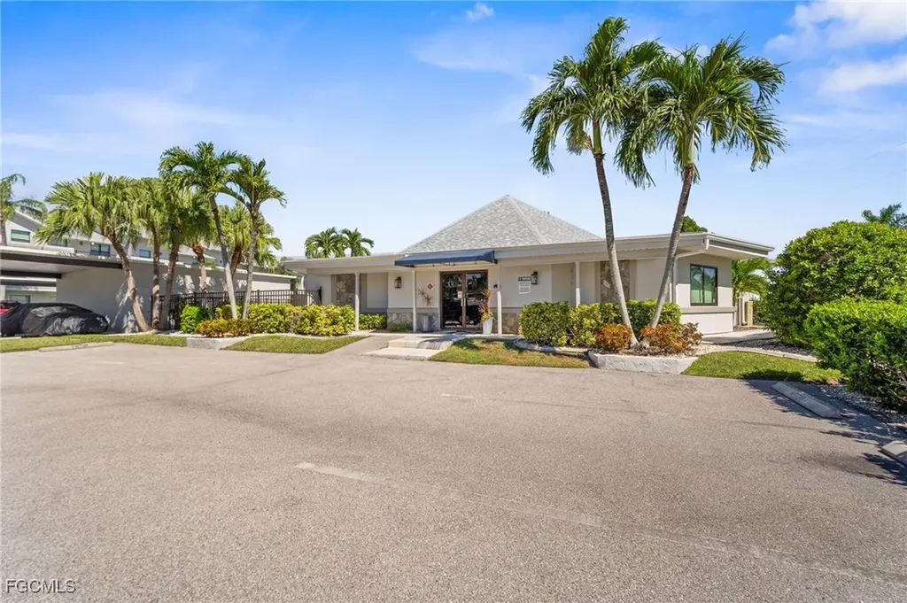 4240 SE 20th Place Cape Coral FL 33904