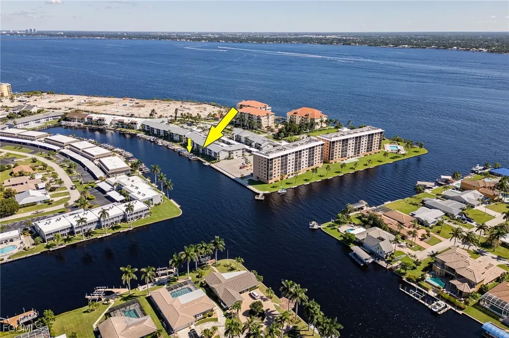 4240 SE 20th Place Cape Coral FL 33904