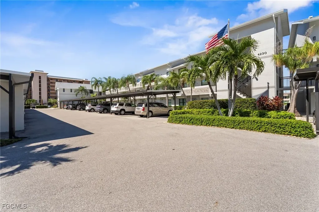 4240 SE 20th Place Cape Coral FL 33904