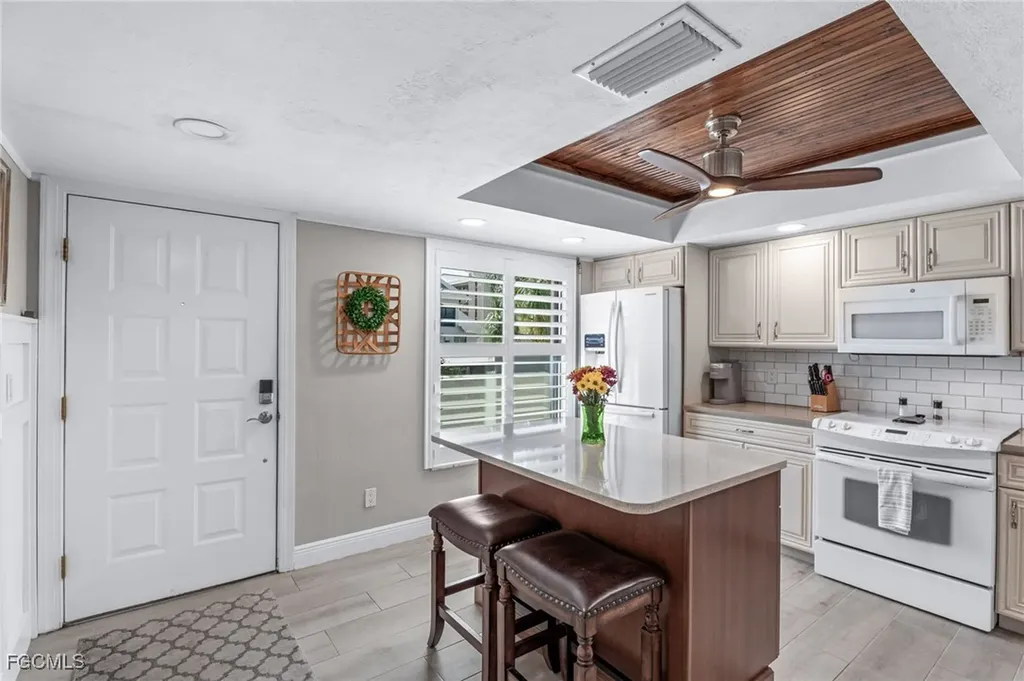 4240 SE 20th Place Cape Coral FL 33904