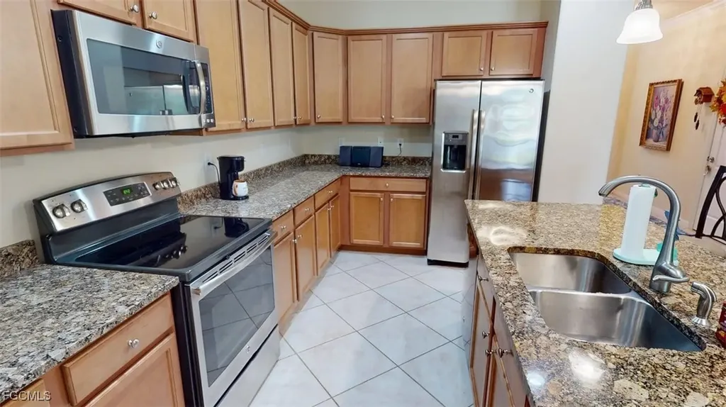 2571 Laurentina Lane Cape Coral FL 33909