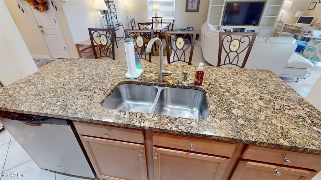 2571 Laurentina Lane Cape Coral FL 33909