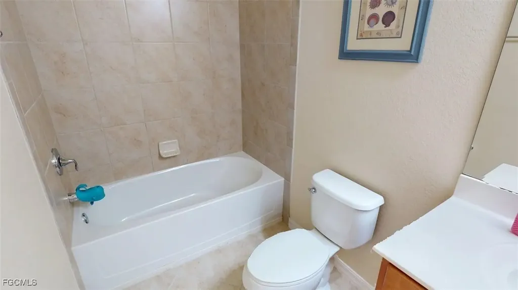 2571 Laurentina Lane Cape Coral FL 33909