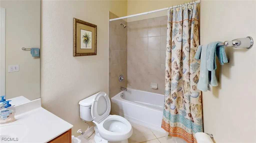 2571 Laurentina Lane Cape Coral FL 33909