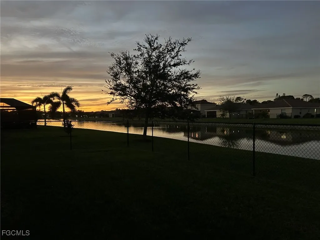 2571 Laurentina Lane Cape Coral FL 33909