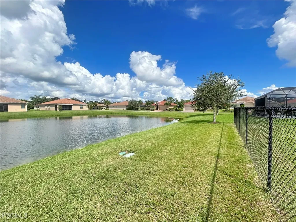 2571 Laurentina Lane Cape Coral FL 33909
