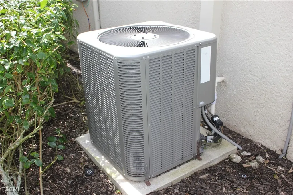 2571 Laurentina Lane Cape Coral FL 33909