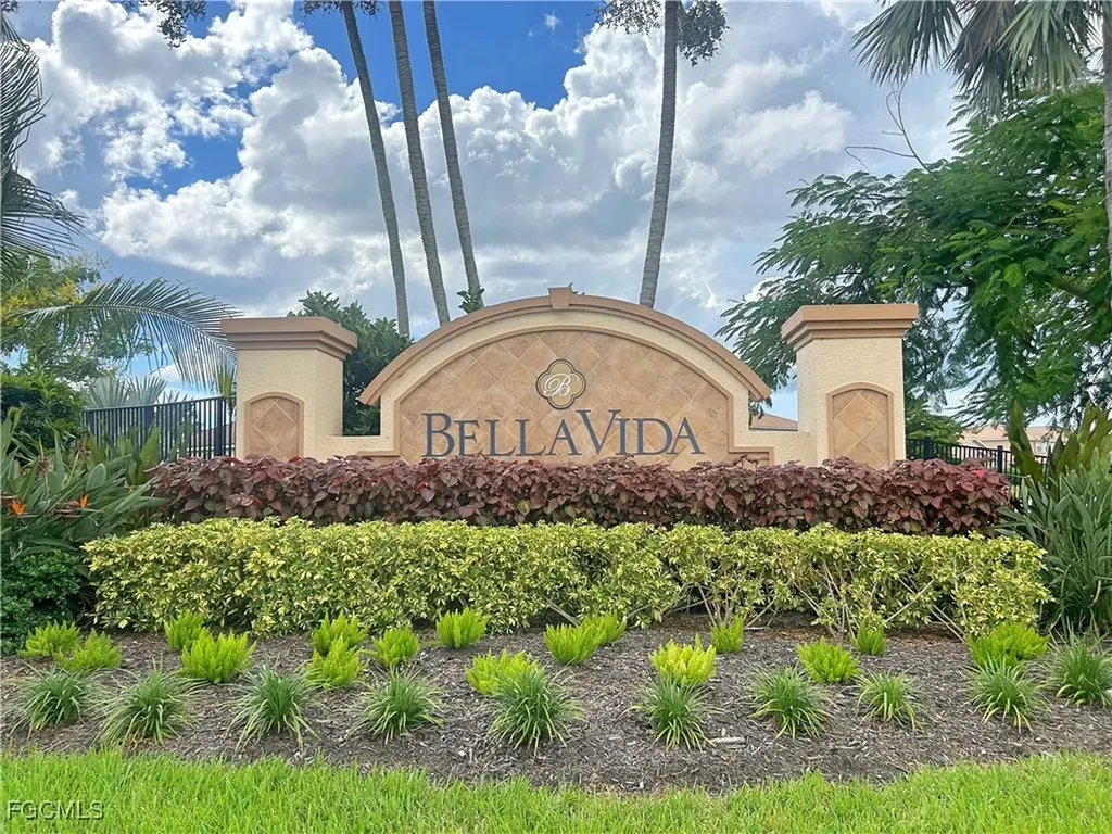 2571 Laurentina Lane Cape Coral FL 33909