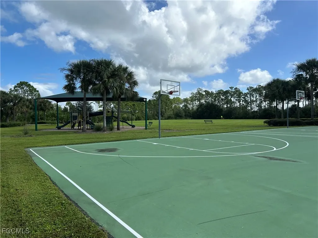 2571 Laurentina Lane Cape Coral FL 33909