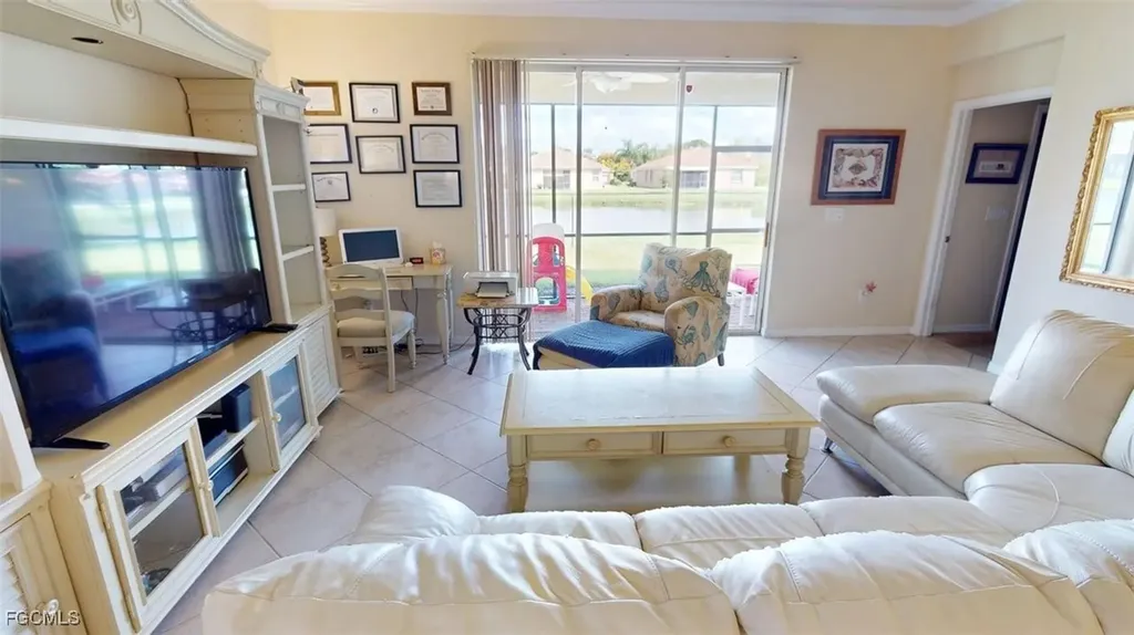 2571 Laurentina Lane Cape Coral FL 33909