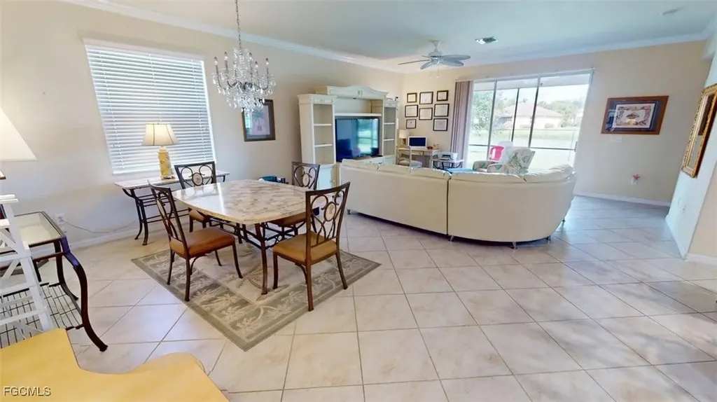 2571 Laurentina Lane Cape Coral FL 33909