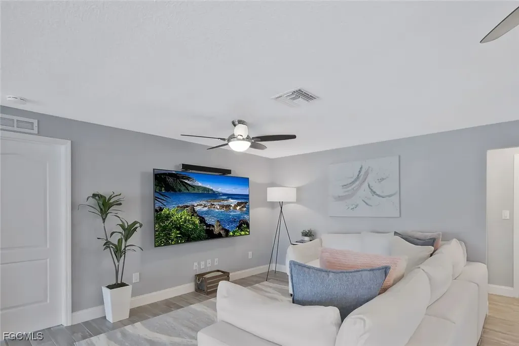 5943 Baker Court Fort Myers FL 33919