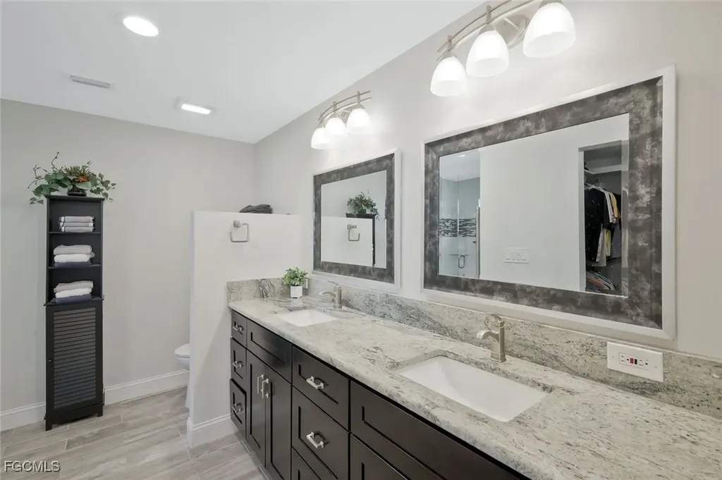5943 Baker Court Fort Myers FL 33919