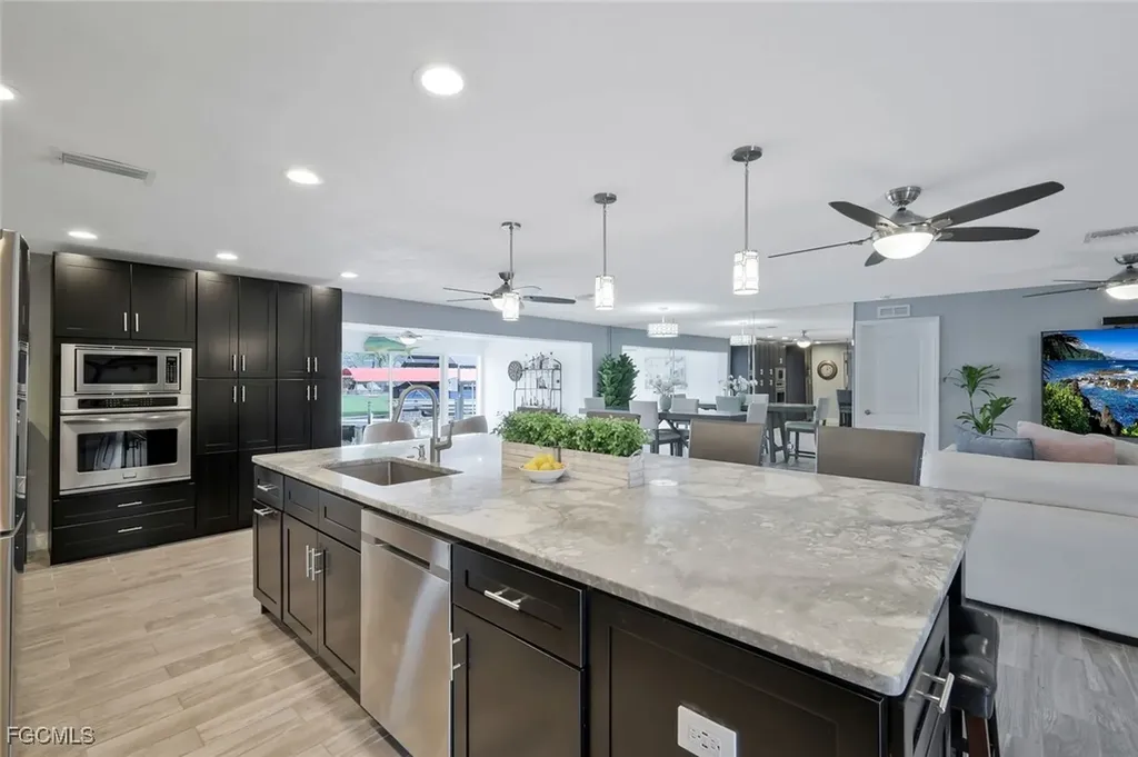 5943 Baker Court Fort Myers FL 33919