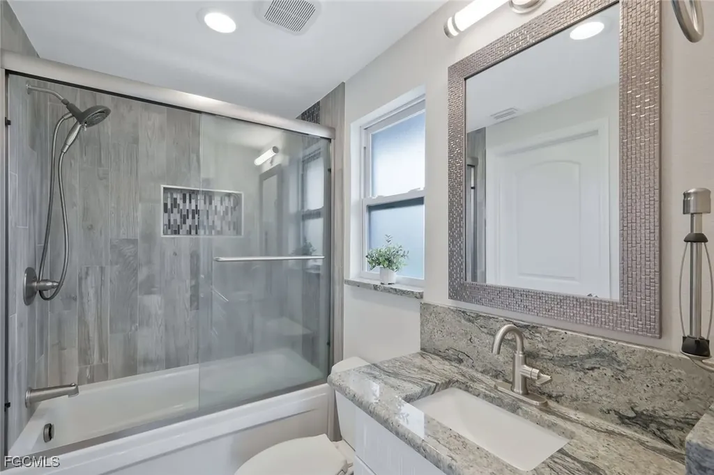 5943 Baker Court Fort Myers FL 33919