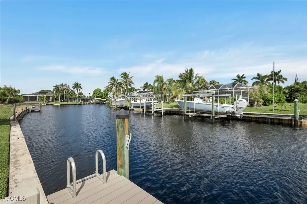 5943 Baker Court Fort Myers FL 33919