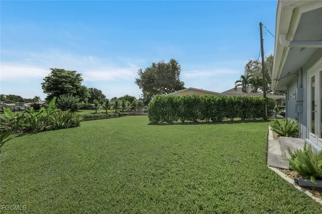 5943 Baker Court Fort Myers FL 33919