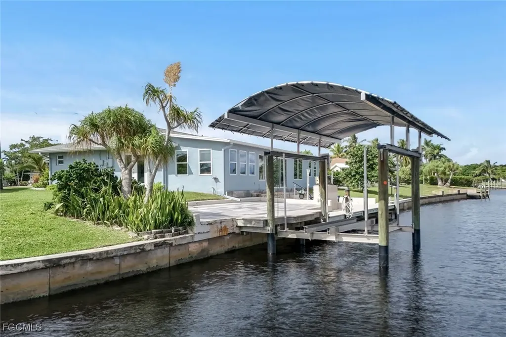 5943 Baker Court Fort Myers FL 33919