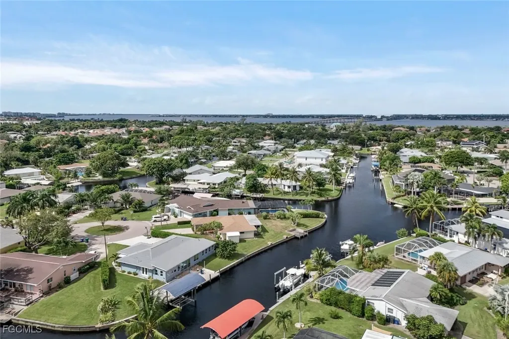 5943 Baker Court Fort Myers FL 33919