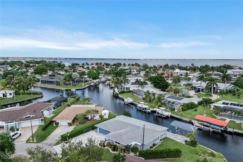5943 Baker Court Fort Myers FL 33919
