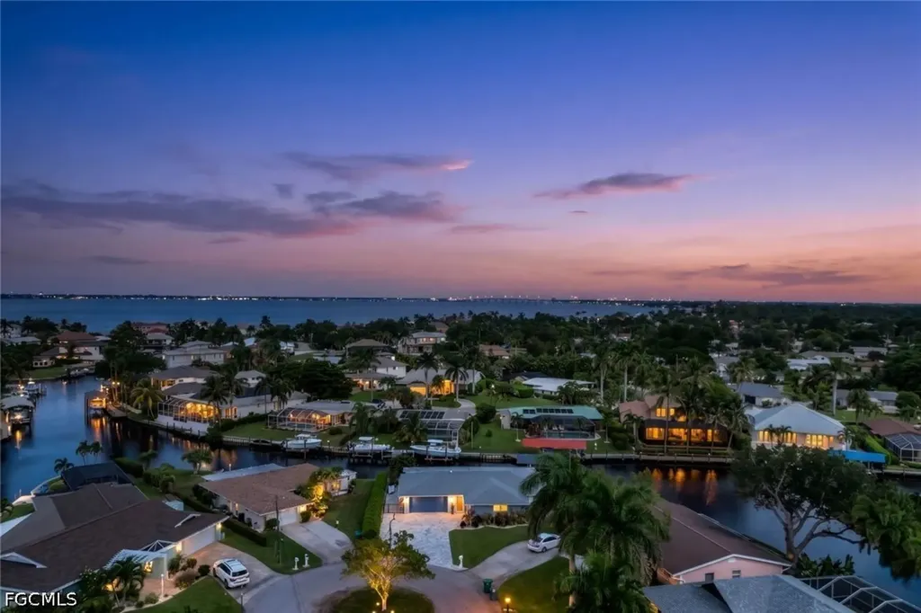 5943 Baker Court Fort Myers FL 33919