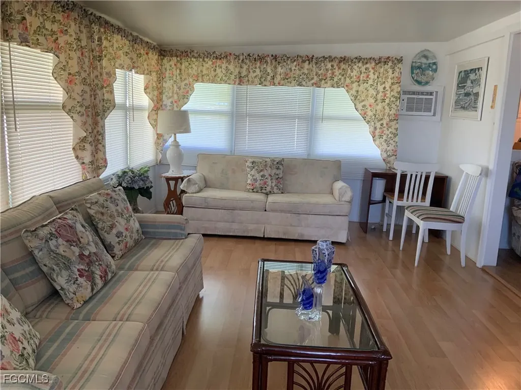 9 Arapaho Trail Naples FL 34113