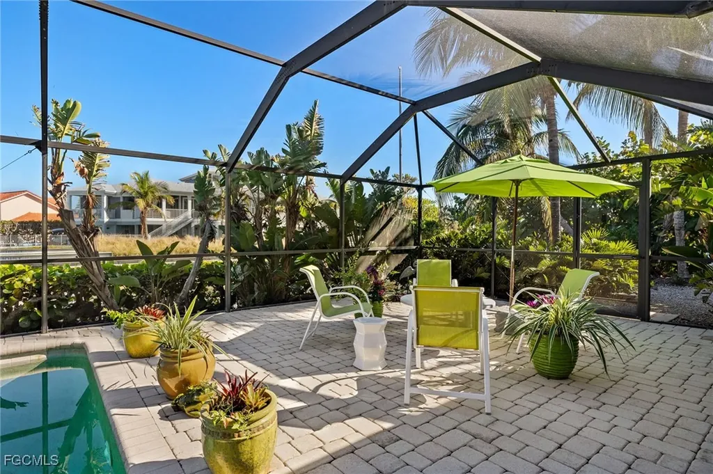 946 Whelk Drive Sanibel FL 33957