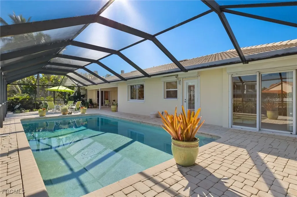 946 Whelk Drive Sanibel FL 33957