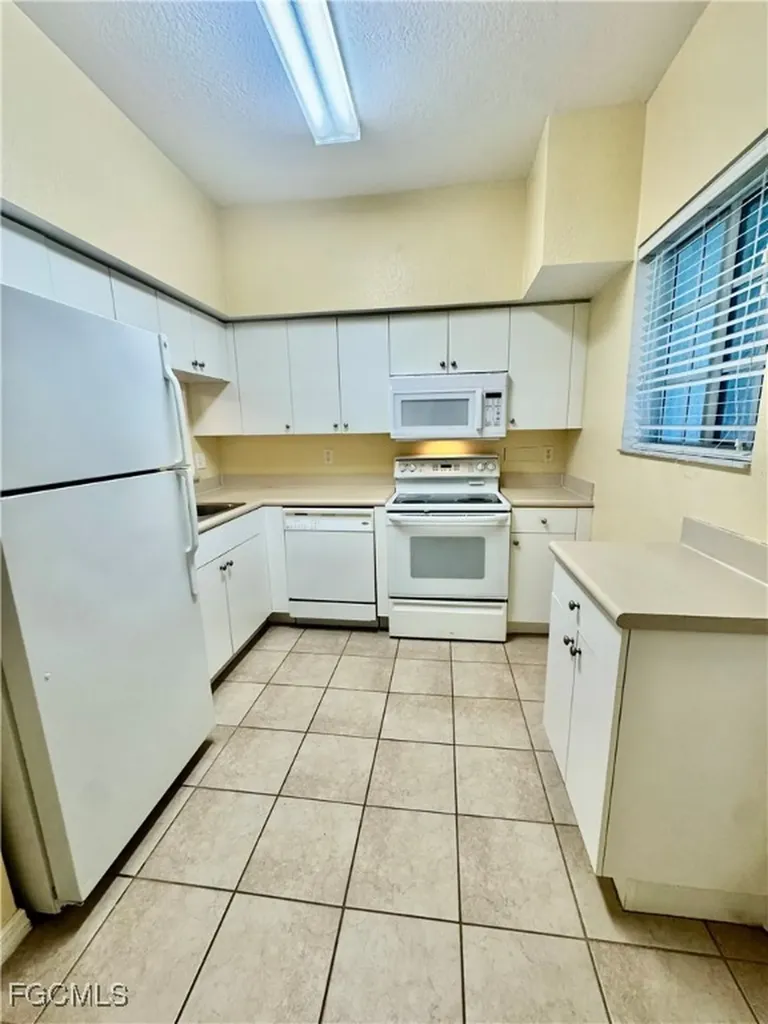 8313 Bernwood Cove Loop S Fort Myers FL 33966