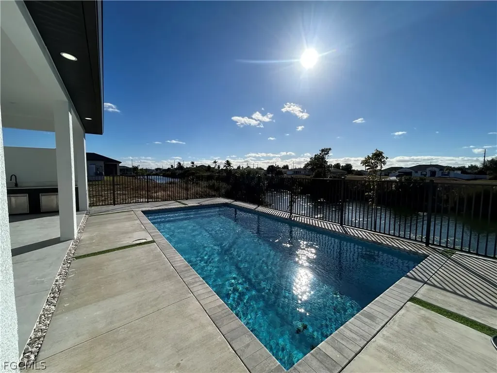 2610 NE 1st Place Cape Coral FL 33909