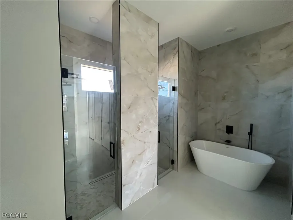 2610 NE 1st Place Cape Coral FL 33909