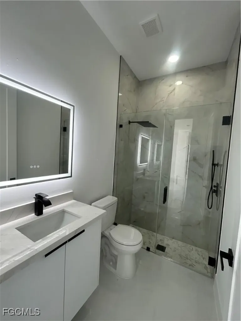 2610 NE 1st Place Cape Coral FL 33909