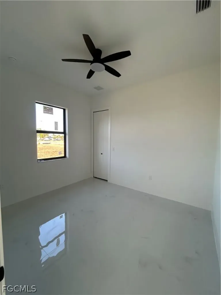 2610 NE 1st Place Cape Coral FL 33909