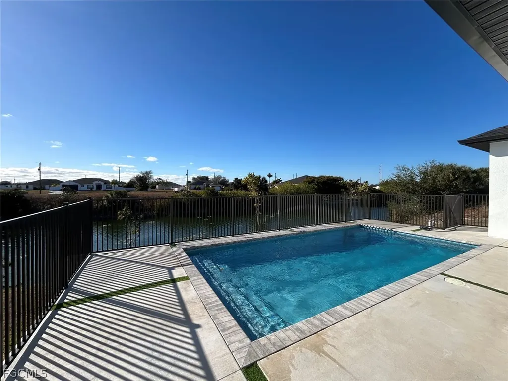 2610 NE 1st Place Cape Coral FL 33909