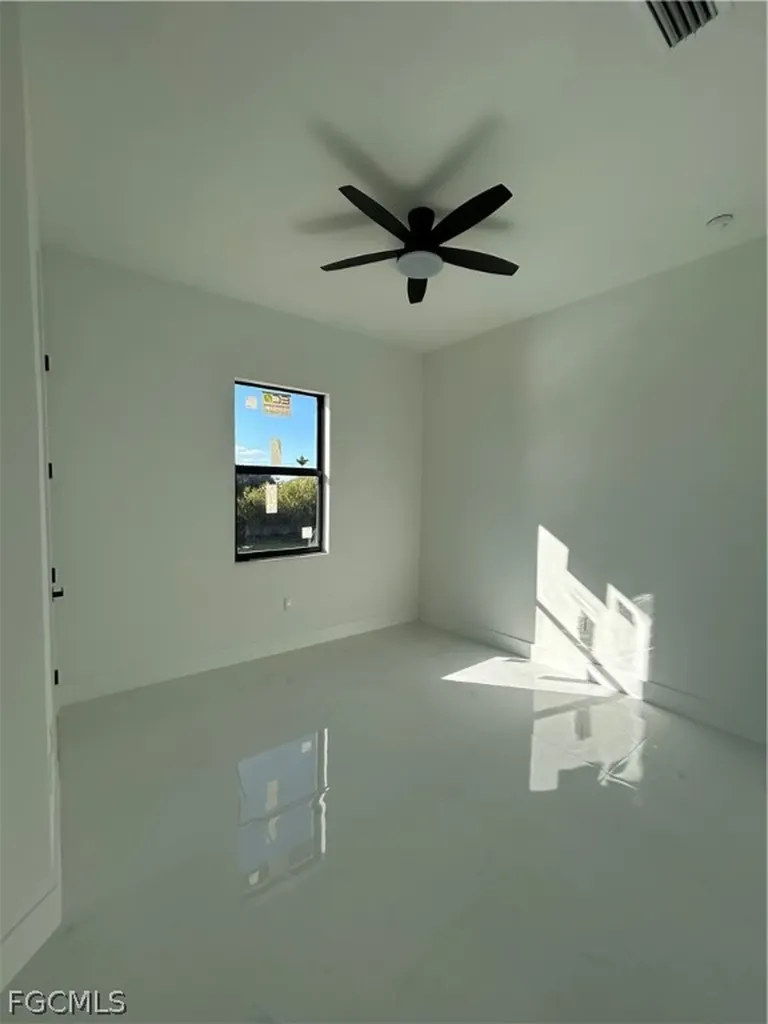 2610 NE 1st Place Cape Coral FL 33909