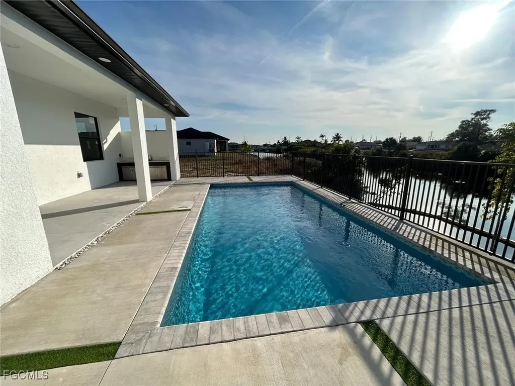 2610 NE 1st Place Cape Coral FL 33909