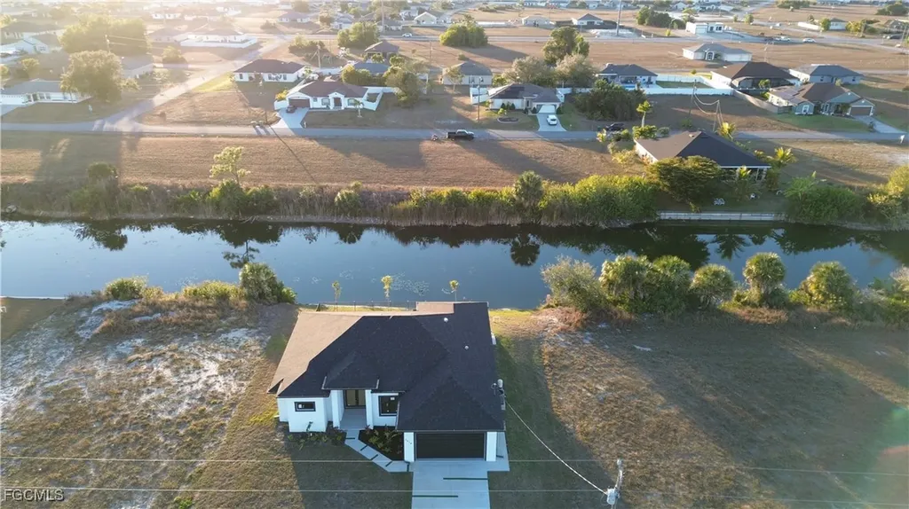 2610 NE 1st Place Cape Coral FL 33909