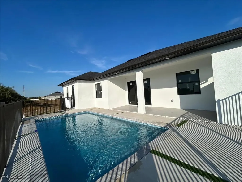 2610 NE 1st Place Cape Coral FL 33909