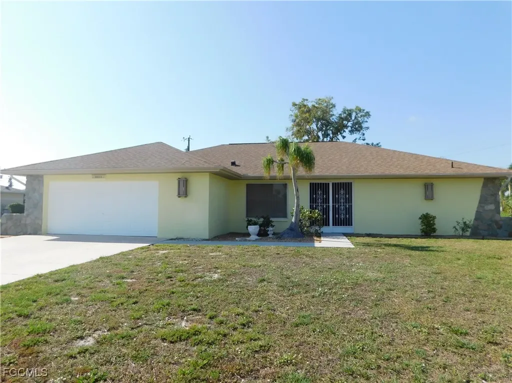 904 SE 18th Street Cape Coral FL 33990